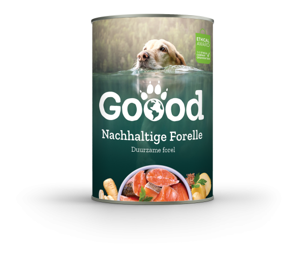 Foto van verpakking van product GOOOD natvoer. Een blik met een foto van een hond die zwemt en plaatje van forellen vlees, met het logo van GOOD en de inhoud van 400 gram